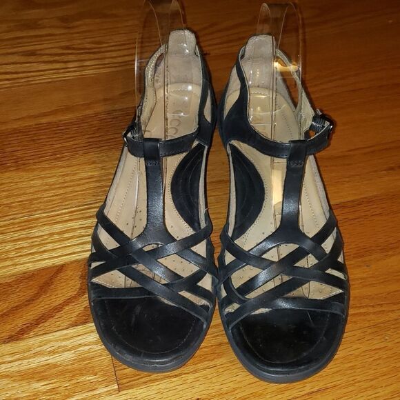 Ecco Black Leather Sandals - Picture 2 of 7